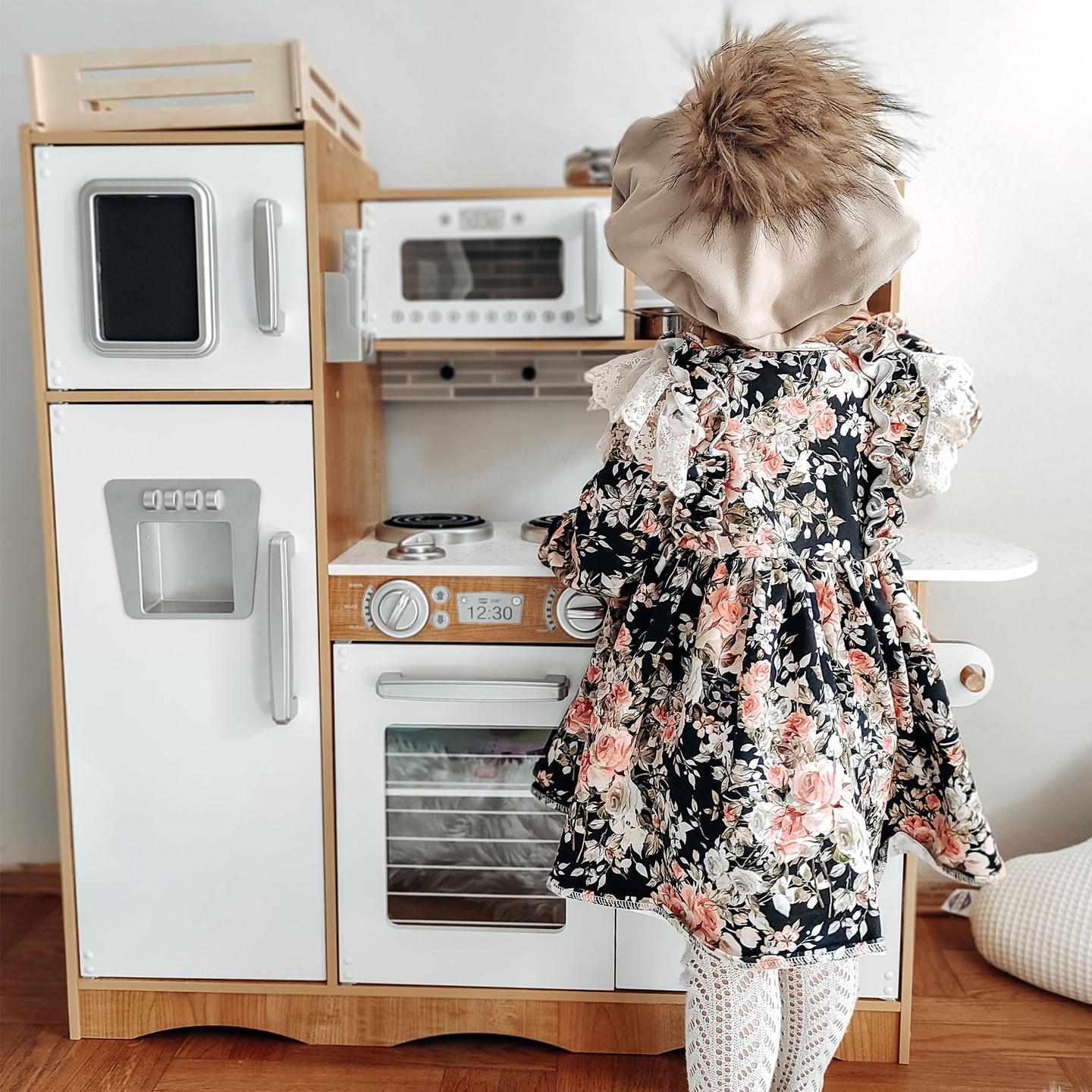 Ξύλινη κουζίνα XXL με φωτισμό LED, ποδιά και αξεσουάρ