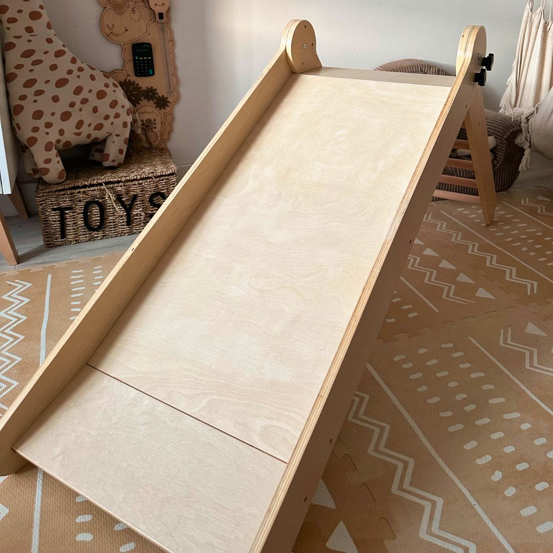 Ξύλινη τσουλήθρα με σκάλα για παιδιά