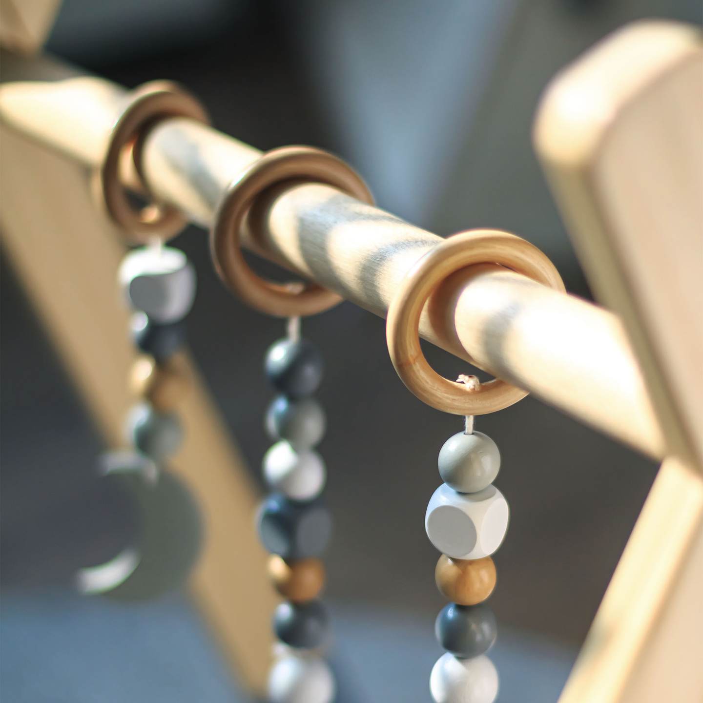 Ξύλινη βάση εκπαίδευσης Baby Gym - χρώμα γκρι