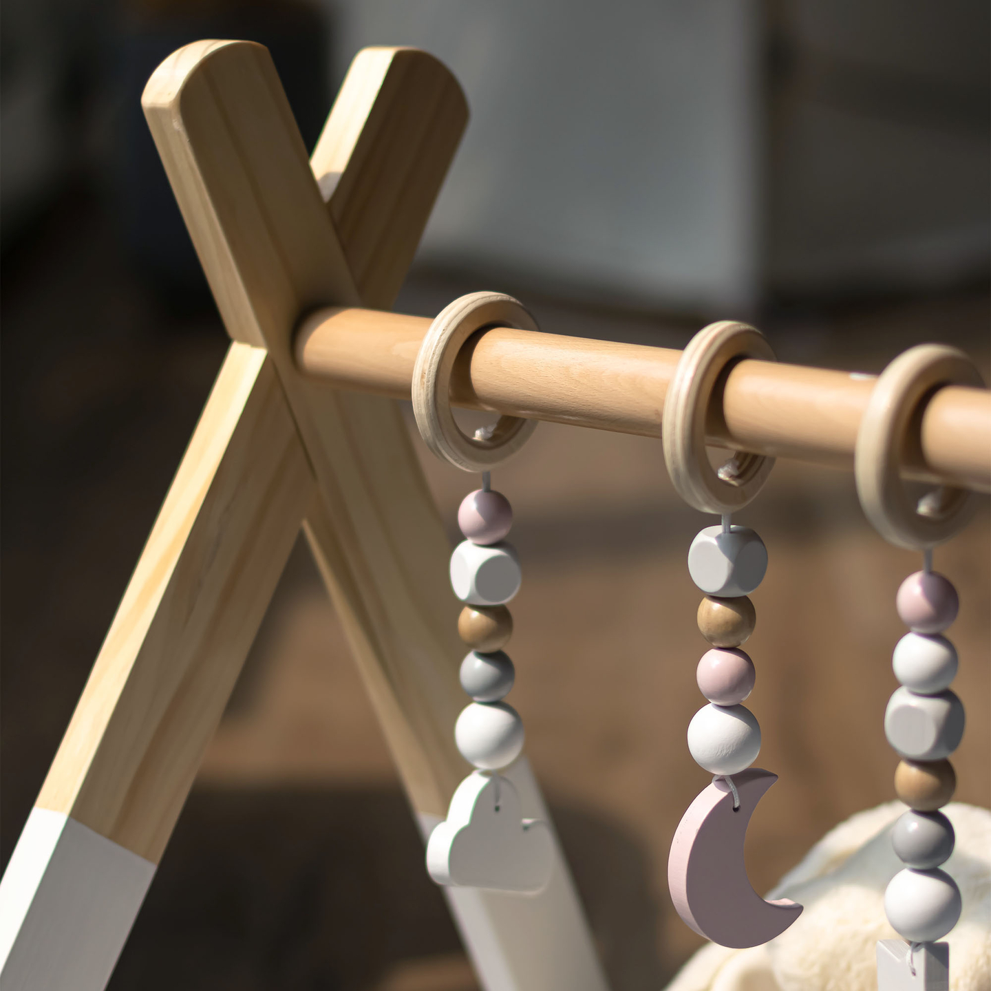 Ξύλινη εκπαιδευτική βάση Baby Gym - λευκό χρώμα