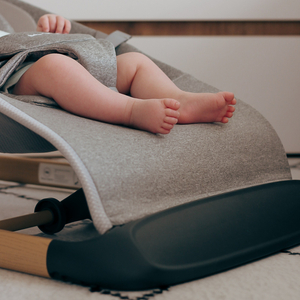 Καρέκλα κουνιστή 2 σε 1 Moby-System LILY - γκρι