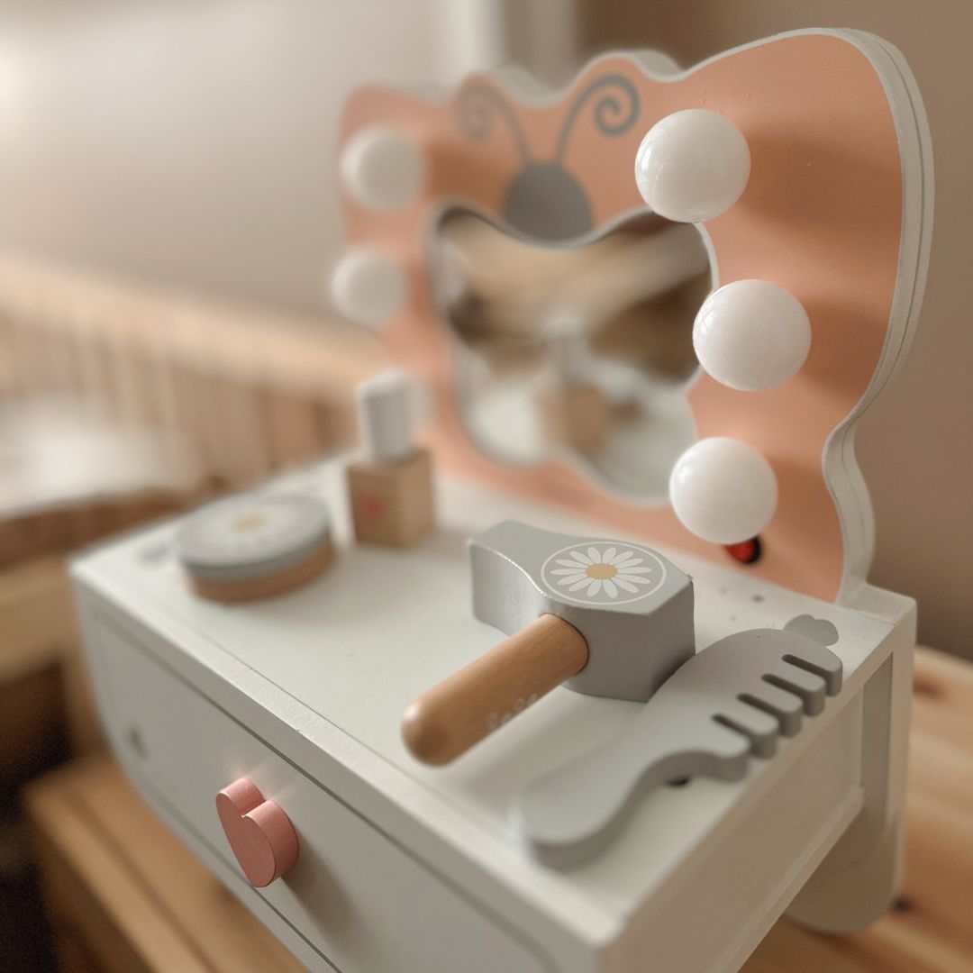 Ξύλινο μίνι κομοδίνο με φωτισμό LED - Butterfly