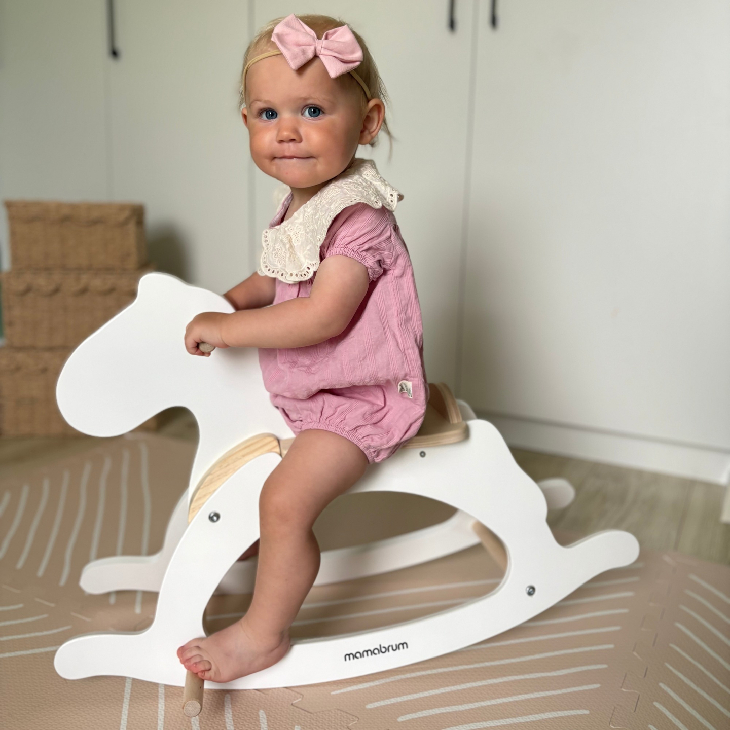 Ξύλινο κουνιστό άλογο - λευκό - από 12 μηνών.