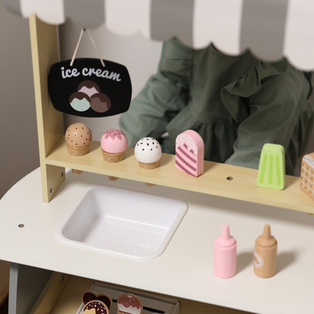 Ξύλινο παγωτατζίδικο με ρόδες - καροτσάκι παγωτού