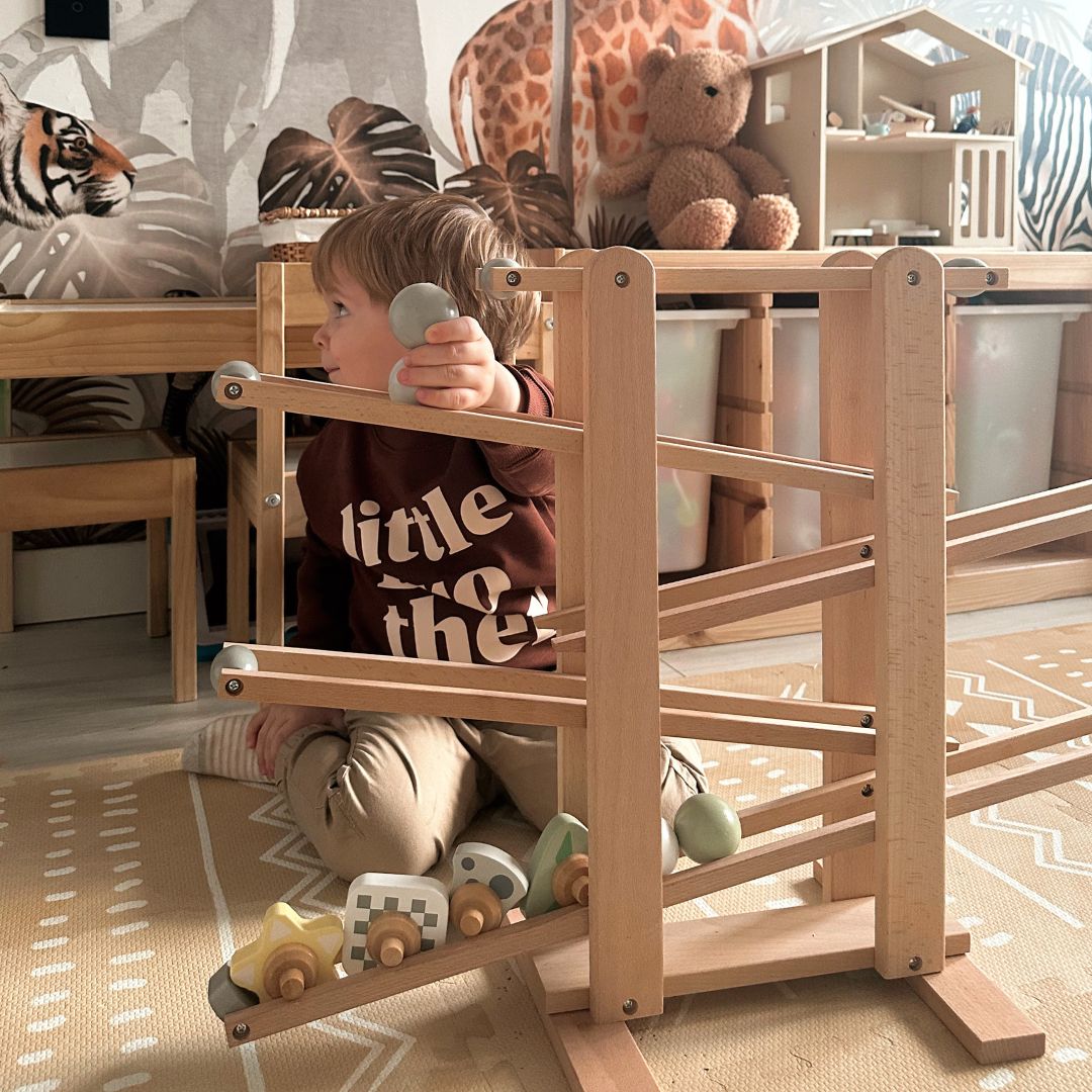 Μεγάλο ξύλινο αδιέξοδο - τσουλήθρα με περιστρεφόμενα στοιχεία