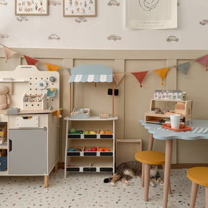 Κατάστημα λαχανικών - ξύλινος πάγκος με κιβώτια, ταμειακή μηχανή και τερματικό 