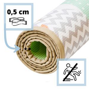 Στρώμα αφρού διπλής όψης - δάσος σε λόφο / ηλιόλουστη πόλη