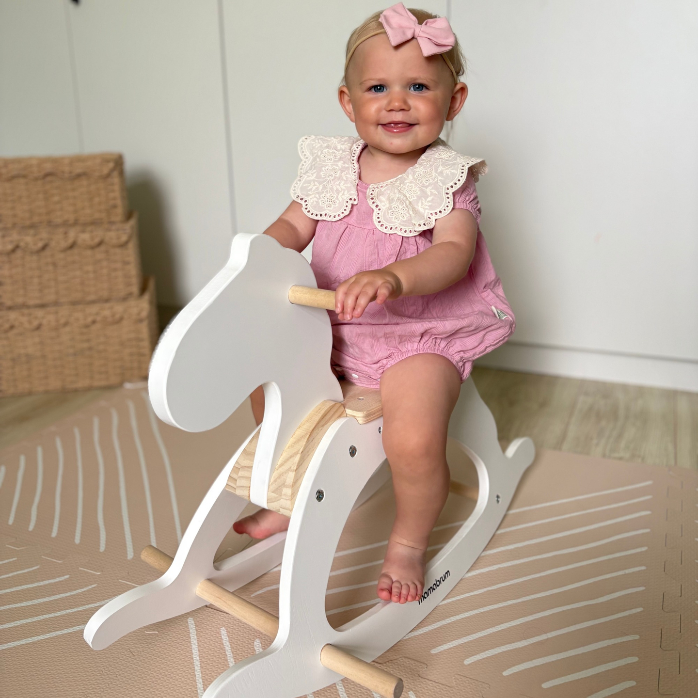 Ξύλινο κουνιστό άλογο - λευκό - από 12 μηνών.