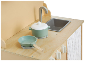 Ξύλινη κουζίνα με ποδιά, αξεσουάρ και φωτισμό LED