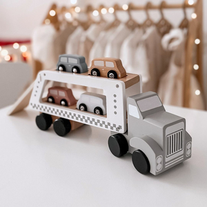 Ξύλινο φορτηγό-ρυμουλκούμενο με 4 αυτοκίνητα