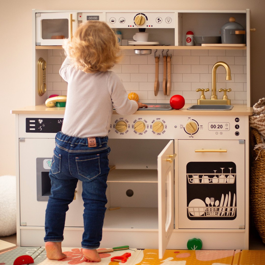 Διαδραστική ξύλινη κουζίνα XXL με αξεσουάρ και φωτισμό LED - δύο επιπέδων