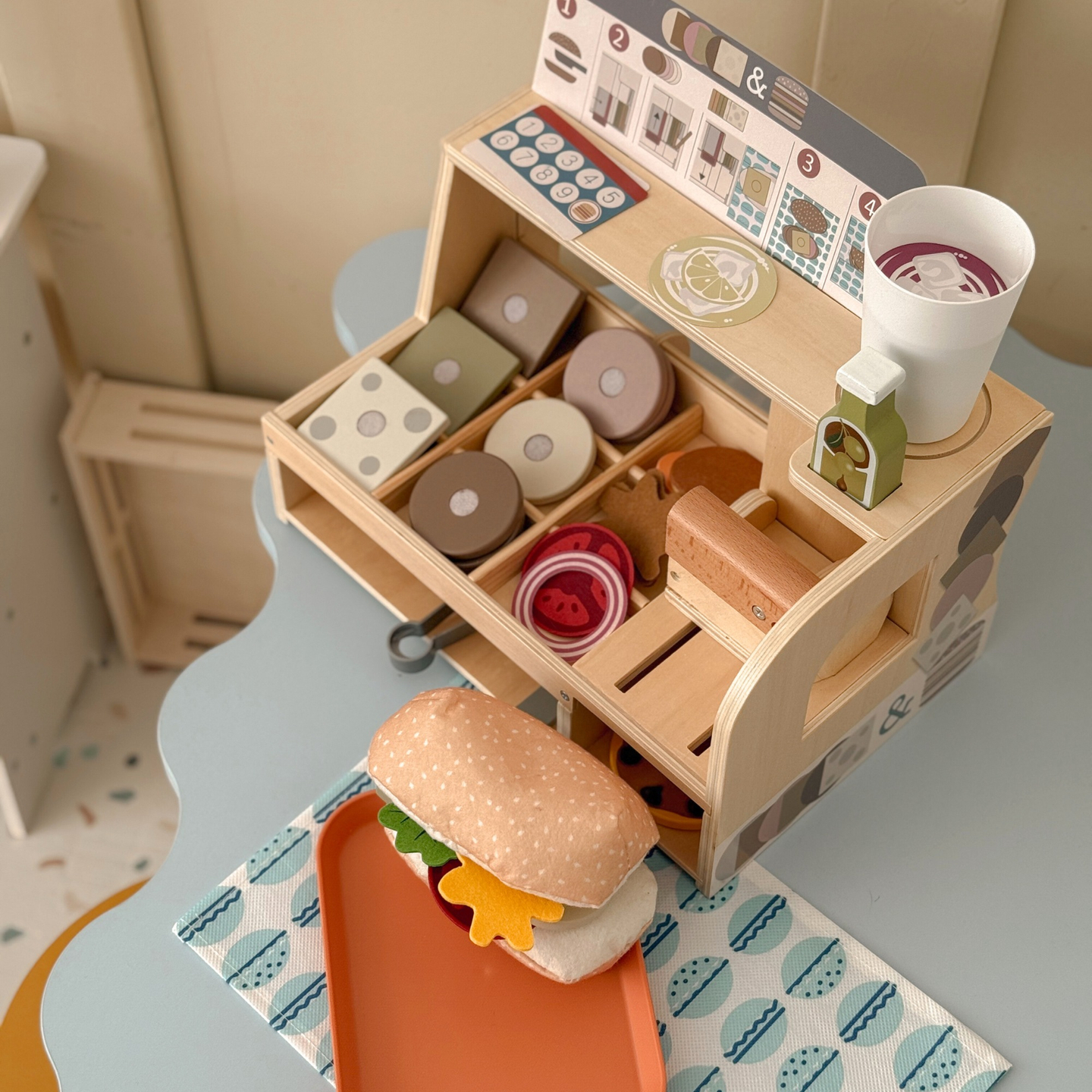 Ξύλινο μπαρ σάντουιτς - εστιατόριο