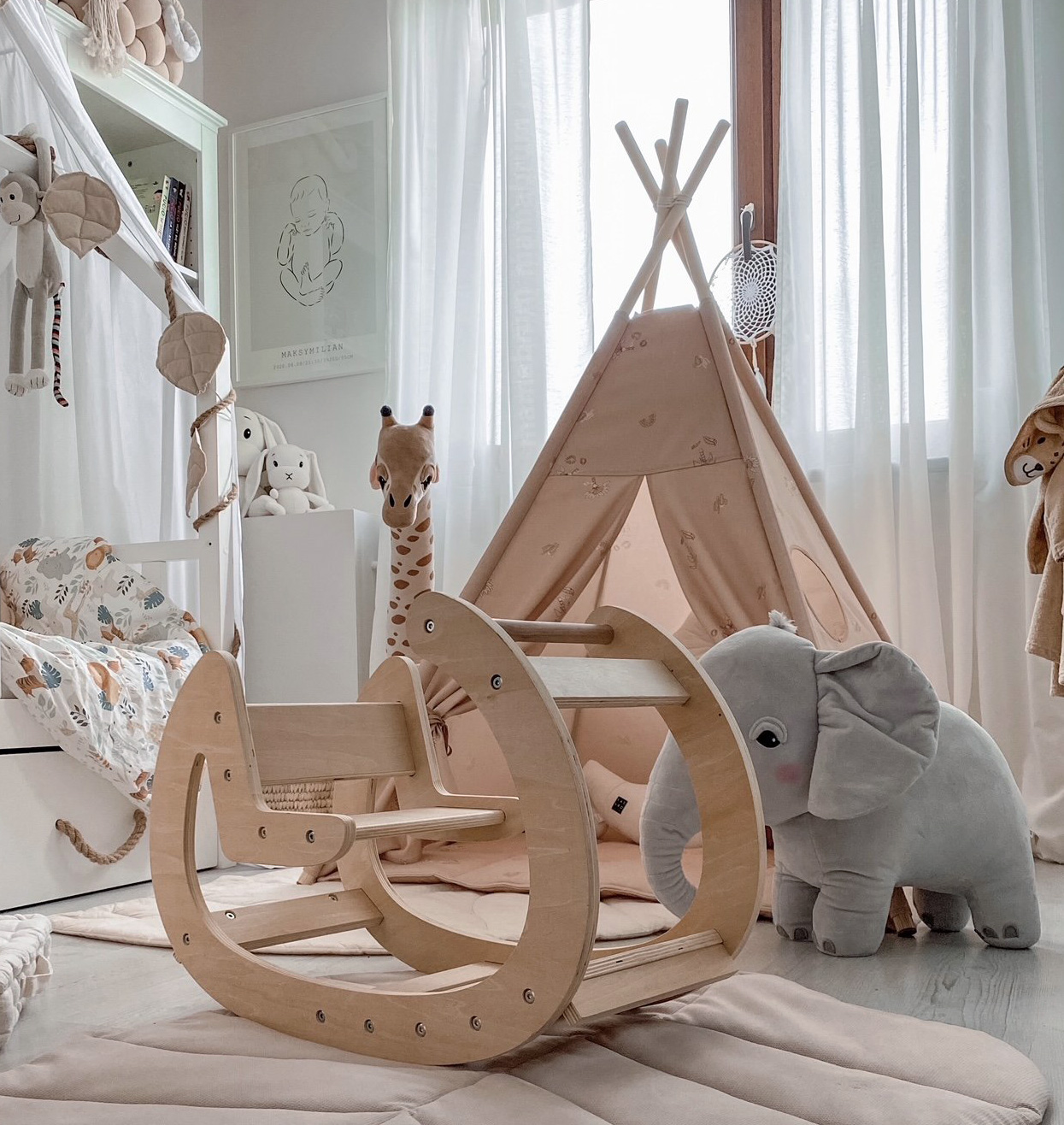 Μοντεσσοριανή ξύλινη παιδική χαρά με κούνια - φυσικό ξύλο - από 12 μηνών.