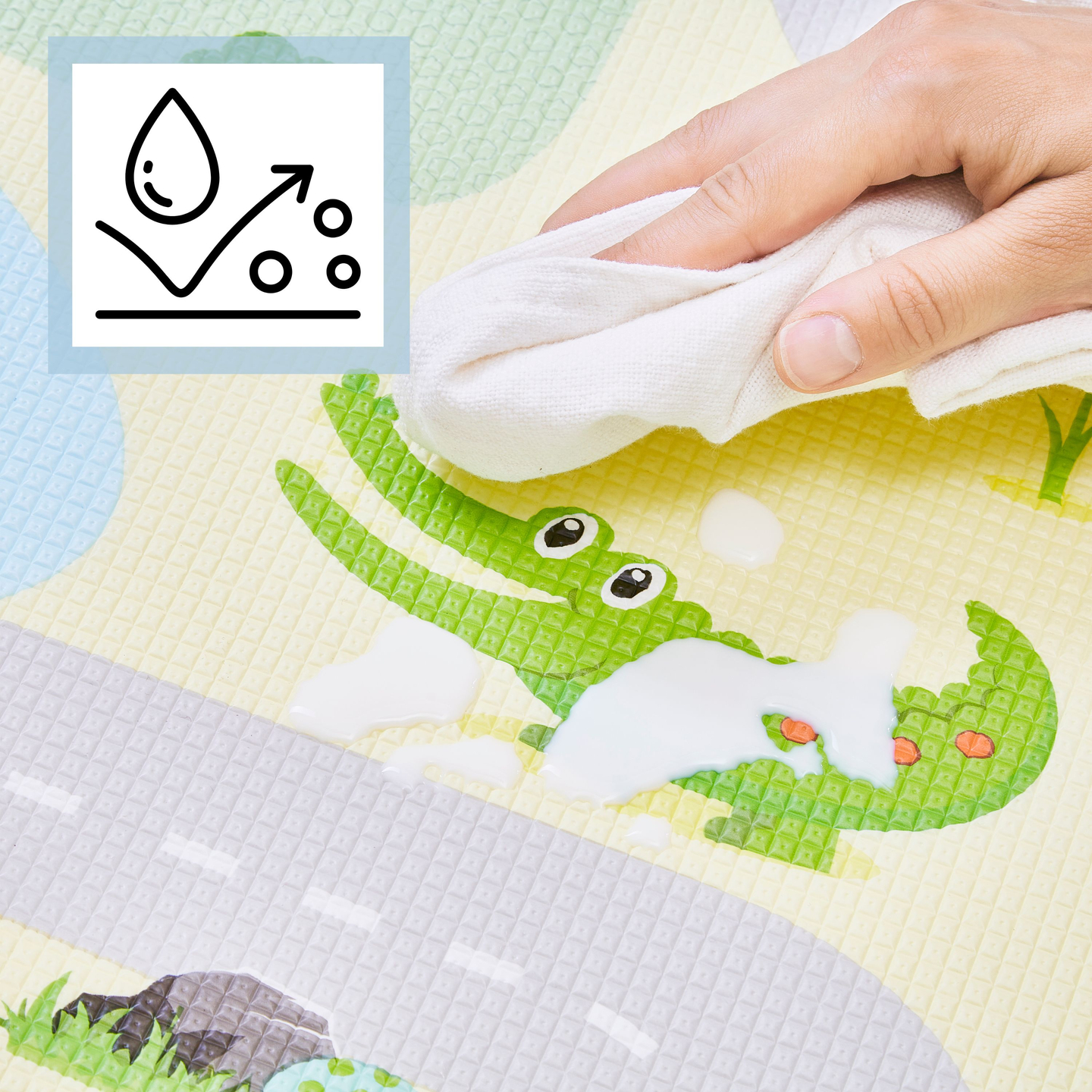 Στρώμα αφρού διπλής όψης - δάσος σε λόφο / ηλιόλουστη πόλη