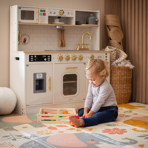 Διαδραστική ξύλινη κουζίνα XXL με αξεσουάρ και φωτισμό LED - δύο επιπέδων