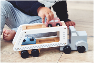 Ξύλινο φορτηγό-ρυμουλκούμενο με 4 αυτοκίνητα