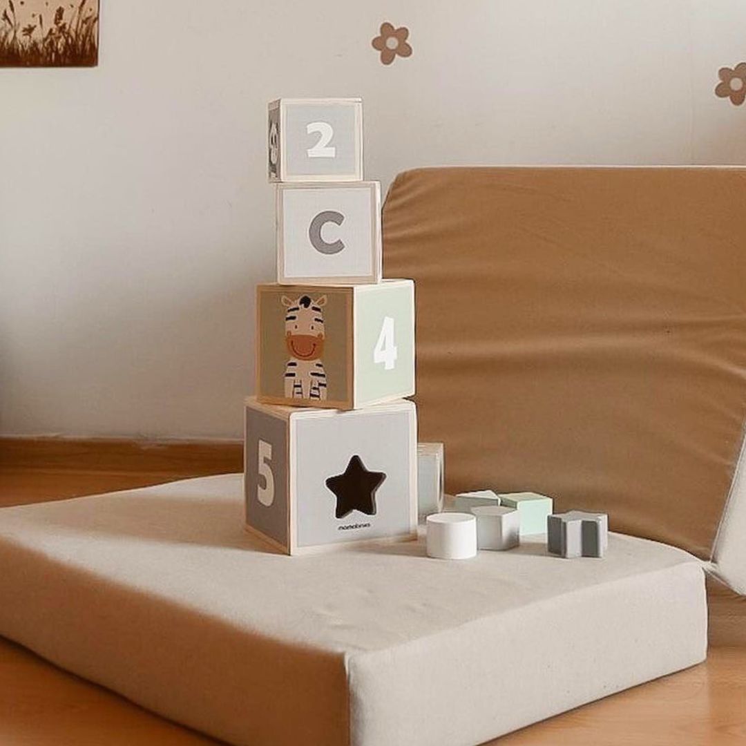 Ξύλινος πύργος - διαχωριστής σχημάτων αριθμοί αλφάβητο ζώα