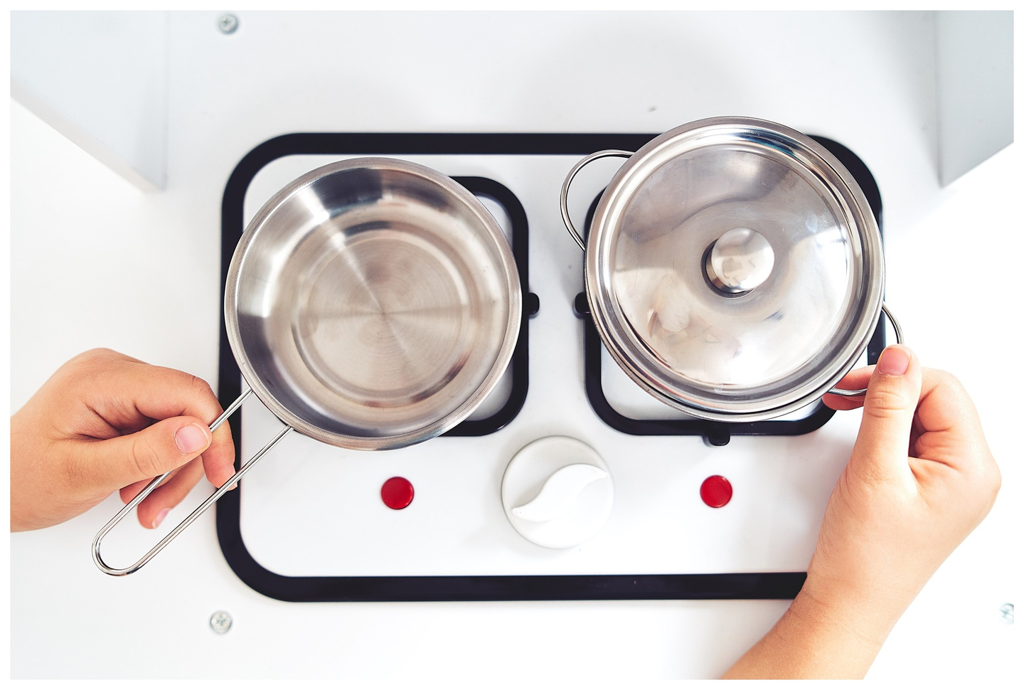 Γωνιακή ξύλινη κουζίνα XXXL με ψυγείο, φούρνο, πλυντήριο ρούχων, ποδιά και αξεσουάρ