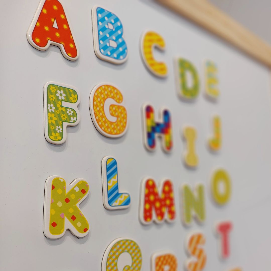 Μεγάλος εκπαιδευτικός πίνακας δύο όψεων: μαγνητικός και μαυροπίνακας - πίνακας ξηρής διαγραφής, ξύλινος