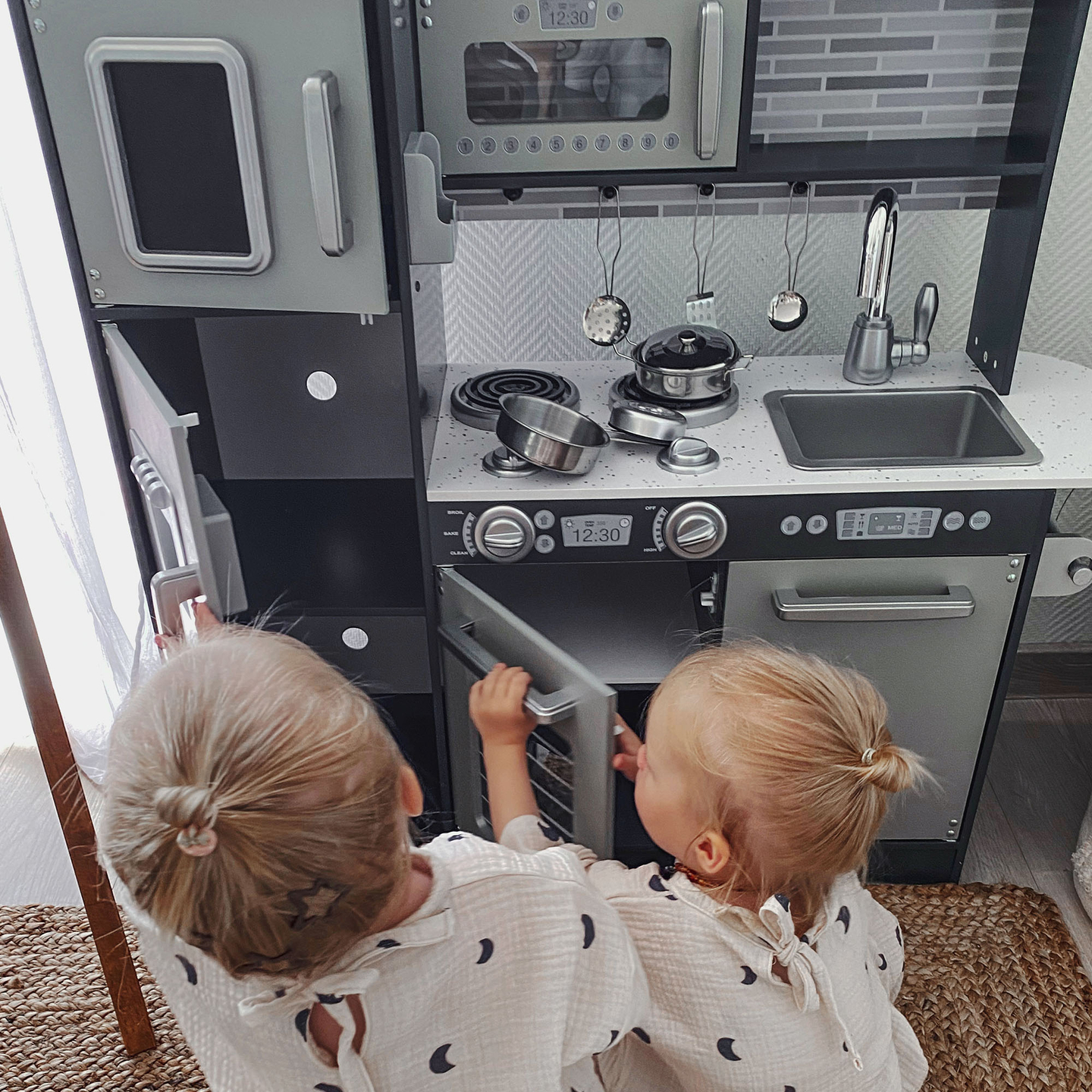 Ξύλινη κουζίνα XXL με φωτισμό LED, ποδιά και αξεσουάρ