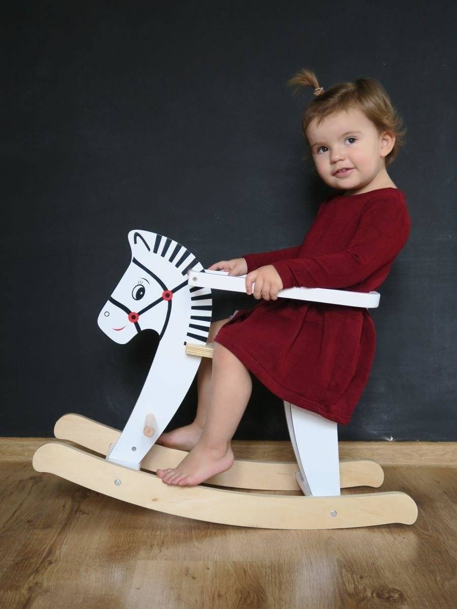 Ξύλινο κουνιστό άλογο με κάγκελα K11