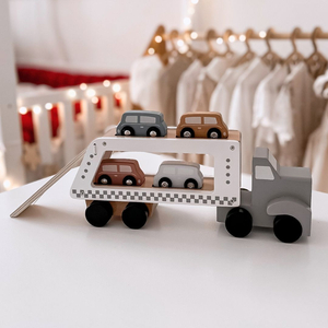 Ξύλινο φορτηγό-ρυμουλκούμενο με 4 αυτοκίνητα