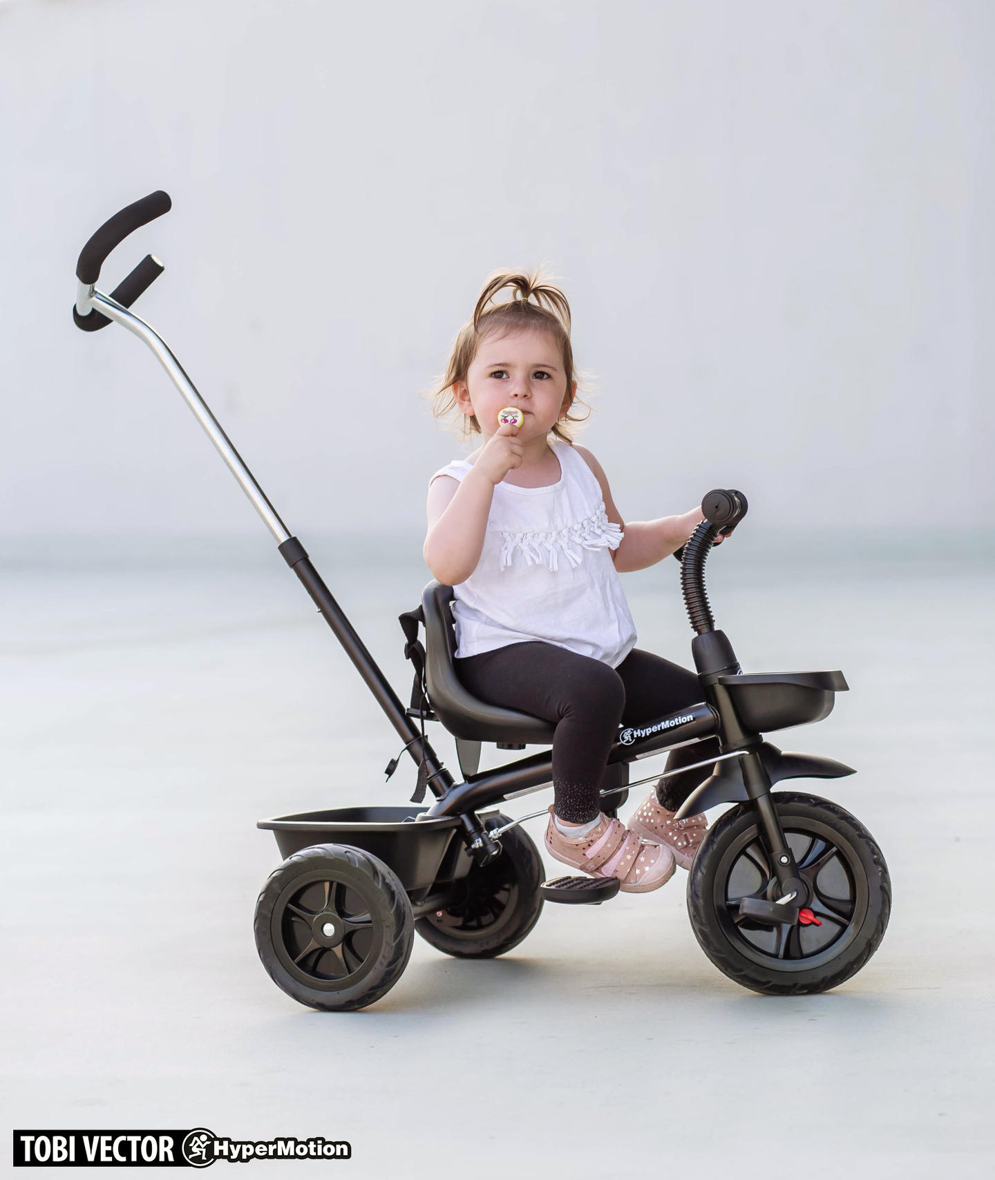 HyperMotion TOBI VECTOR τρίκυκλο - παντοτινές φουσκωτές ρόδες + μπάρα ώθησης. Χρώμα: μαύρο.