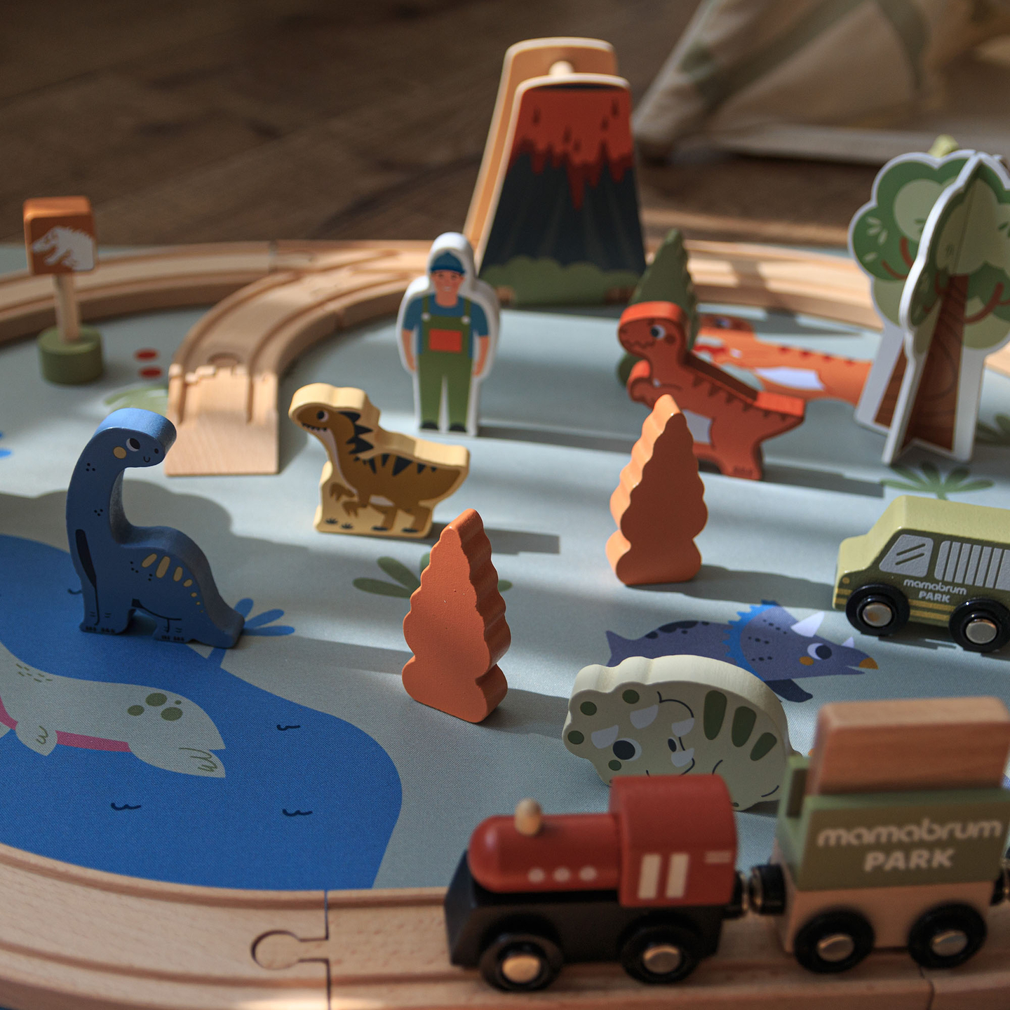 Ξύλινο τρενάκι Dino Park με αντιολισθητικό χαλάκι - δεινόσαυροι, τρένο, γραμμές, ηφαίστειο, κουδούνι