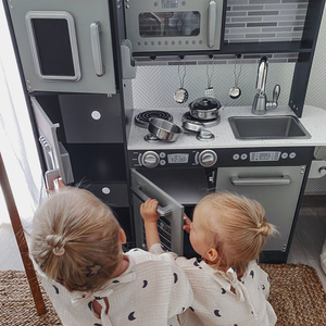 Ξύλινη κουζίνα XXL με φωτισμό LED, ποδιά και αξεσουάρ