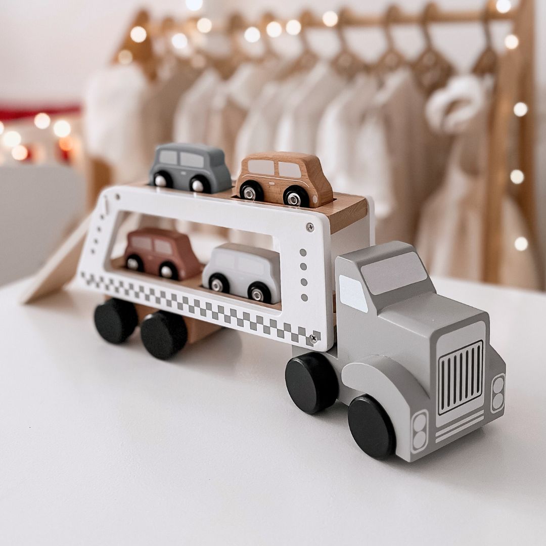 Ξύλινο φορτηγό-ρυμουλκούμενο με 4 αυτοκίνητα